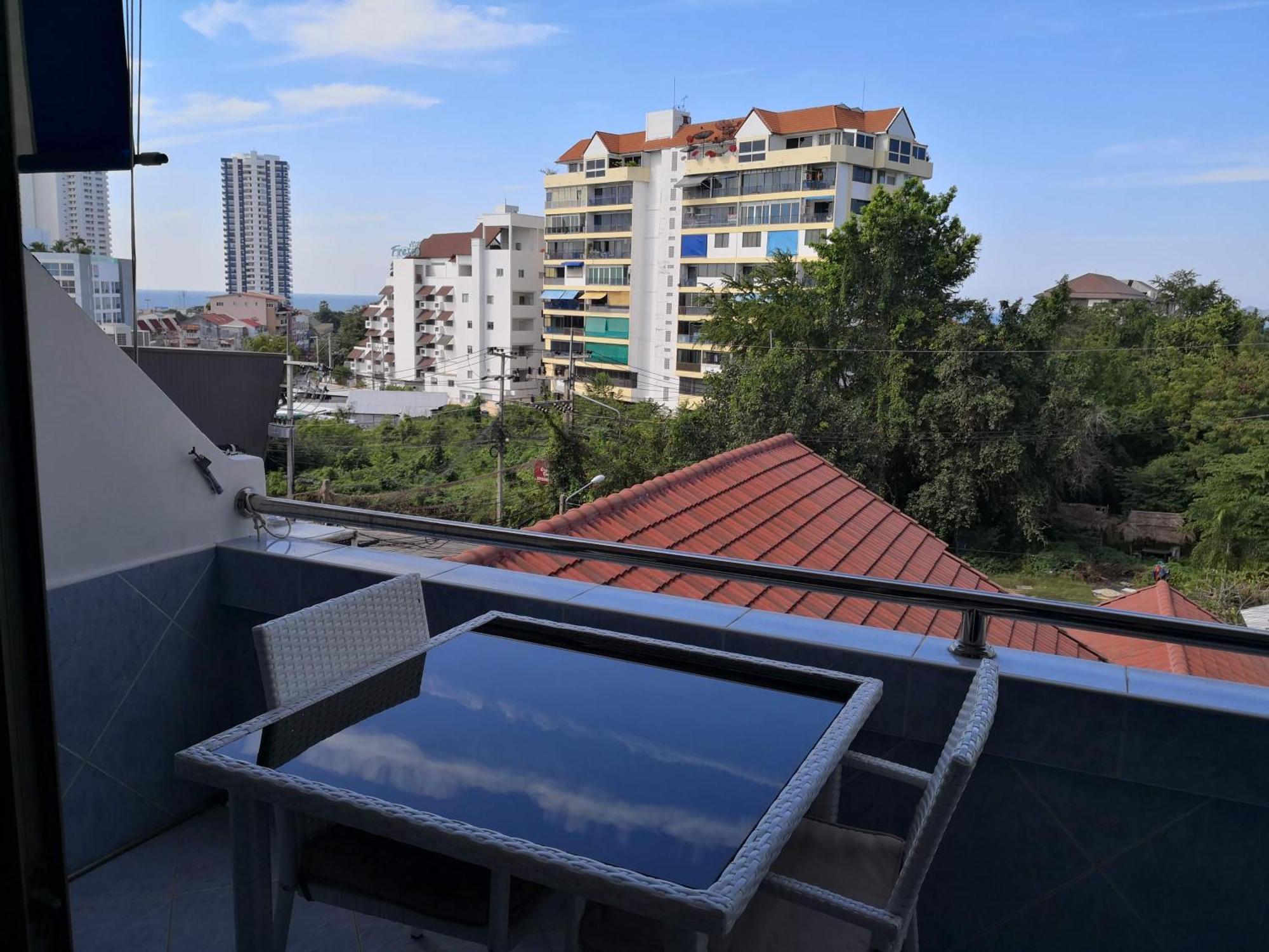 Jomtien Hill Resort Pratamnak Pattaya Ngoại thất bức ảnh